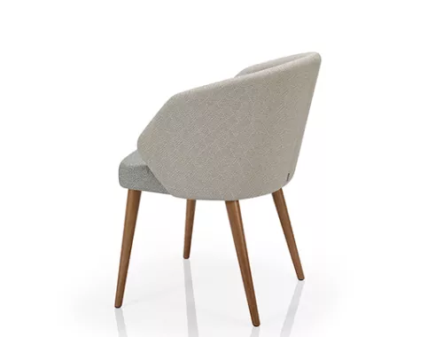 Discover by moments_stoel_Alissa_moments furniture