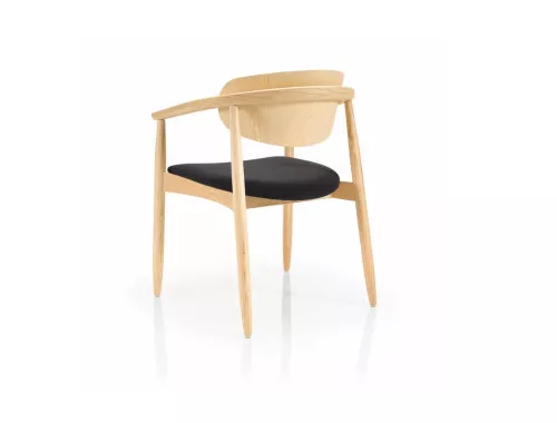 Discover by moments_stoel Joanne_moments furniture