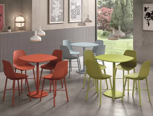 Discover by moments_tafel_Circa_moments furniture