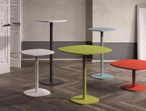 Discover by moments_tafel_Circa_moments furniture