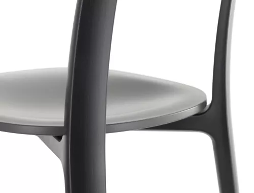 moments furniture_Vitra_outdoor collection_buitenmeubilair_All Plastic Chair