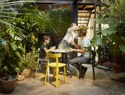 moments furniture_Vitra_outdoor collection_buitenmeubilair_All Plastic Chair